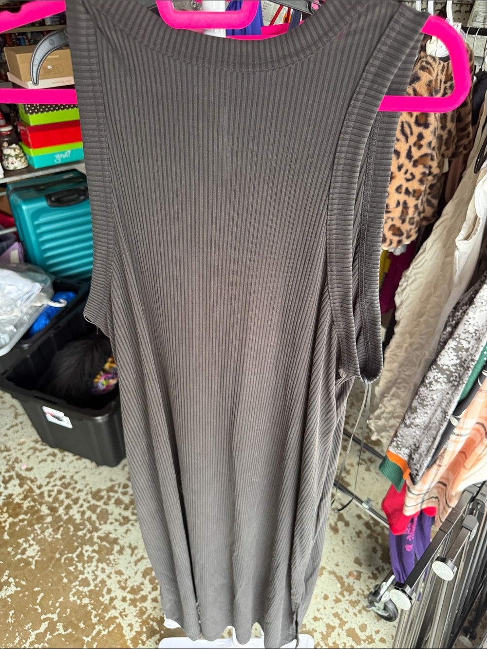 Ophelia Rae Charcoal Ribbed Scoop Tank - Picture 3 of 4